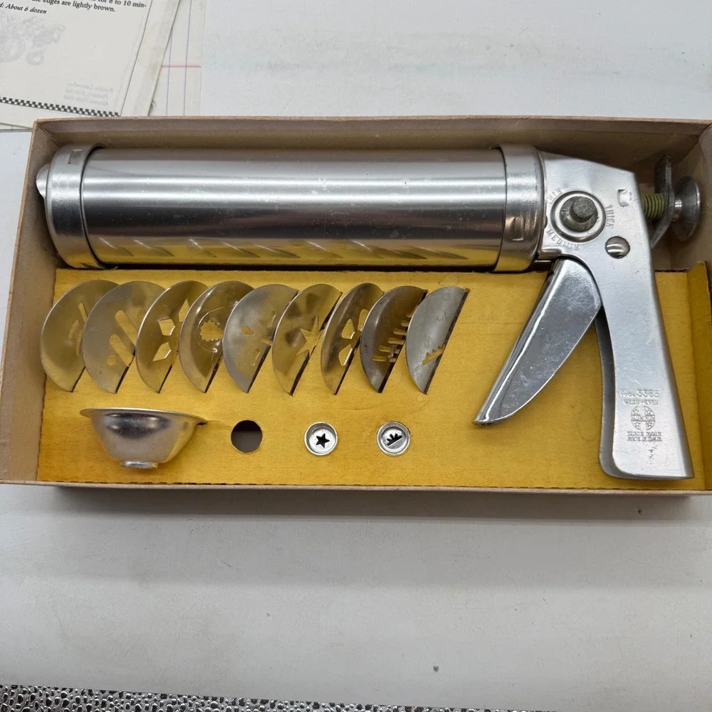 Vintage Wear-Ever Aluminum Cookie Gun and Pastry Decorator NMade in USA 50s 60s